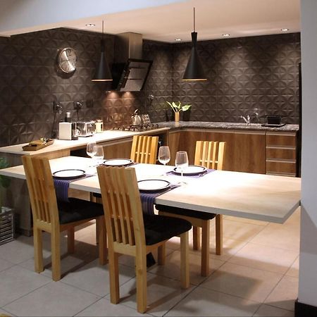 Ayres Home Vip Moderno Solo Adultos Centrico เมนโดซา ภายนอก รูปภาพ